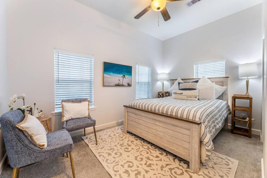 5/3 With A Heated Pool 2 Min From Beach, Updated Galveston Exterior photo