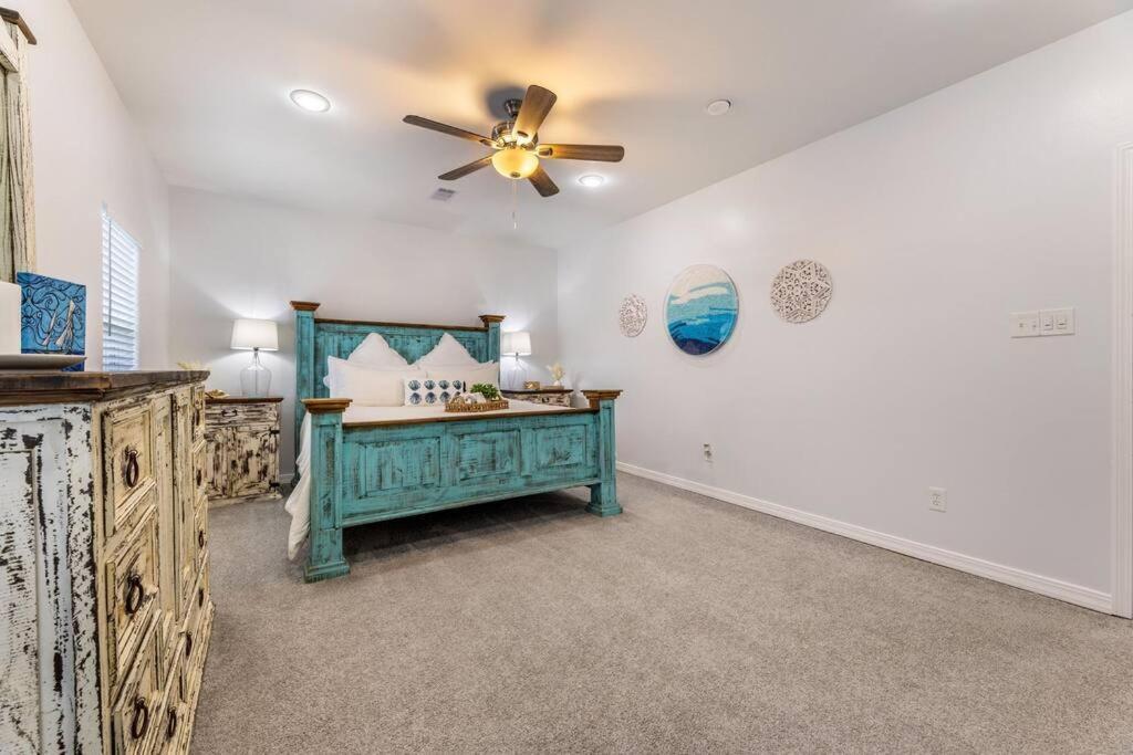 5/3 With A Heated Pool 2 Min From Beach, Updated Galveston Exterior photo