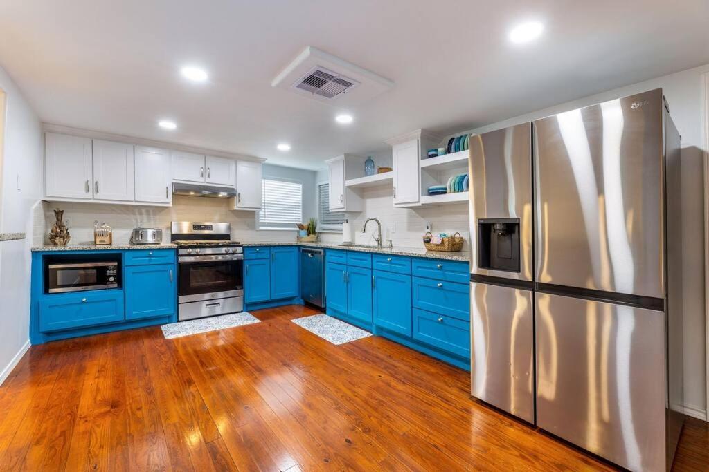 5/3 With A Heated Pool 2 Min From Beach, Updated Galveston Exterior photo